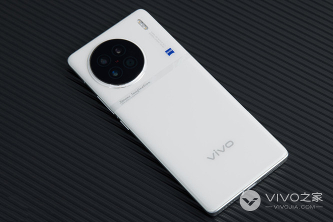 vivo X90白色「告白」版颜值直线上升，手上的普通版本突然不香了